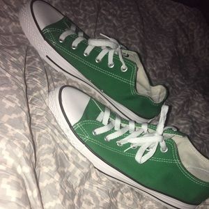 green converse chuck taylors